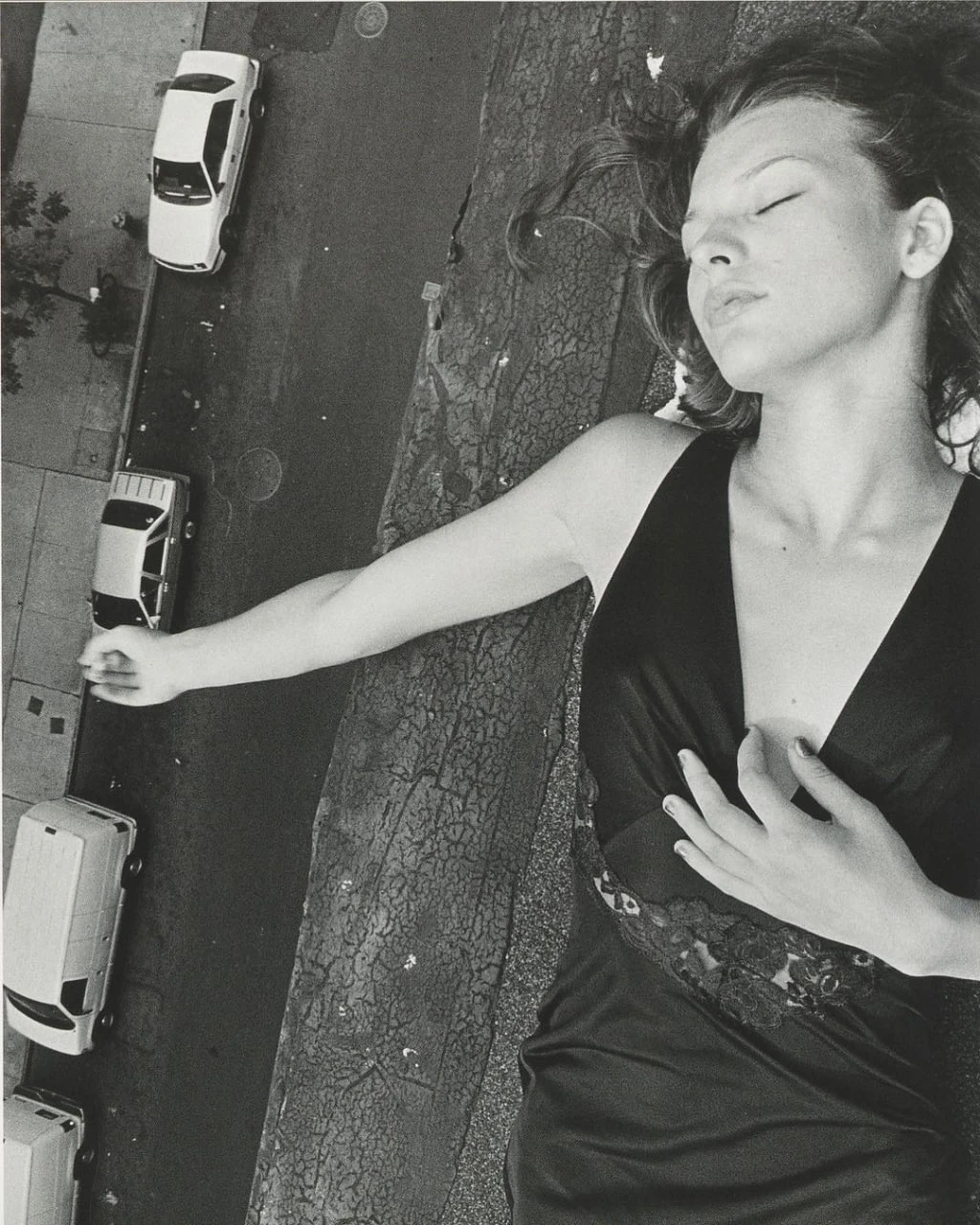 "Heroin Chic": When Fashion Decided to Play With Exhaustion