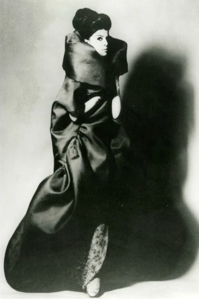 Кристобаль Баленсиага: зодчий высокой моды, пересобравший женский силуэт XX столетия