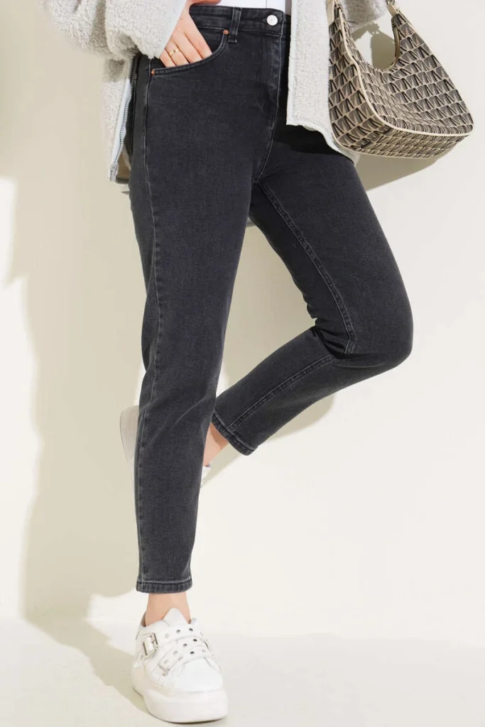 9 Mistakes When Choosing Jeans That Ruin Any Outfit